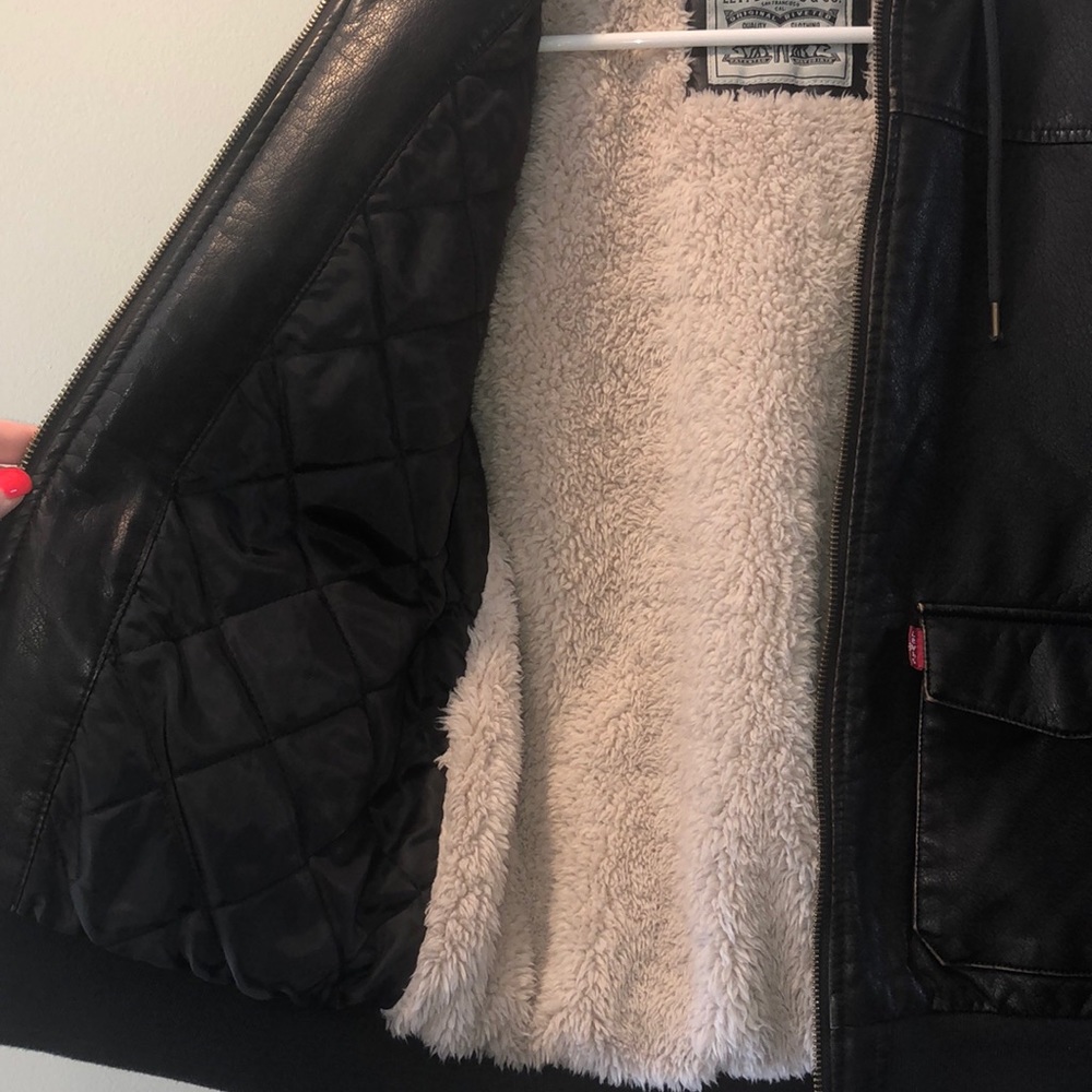 Levi’s jacket. - Picture 8 of 13